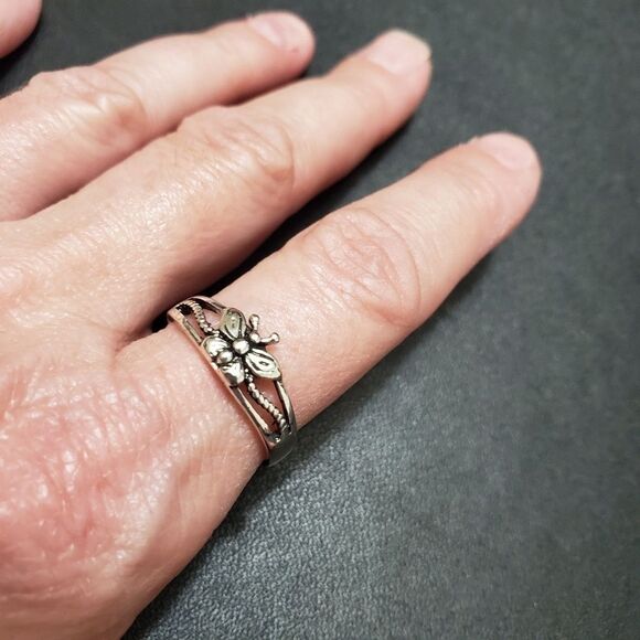 Sterling silver butterfly ring - Picture 1 of 7